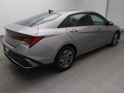 Used 2025 Hyundai Elantra Hybrid FWD image 10