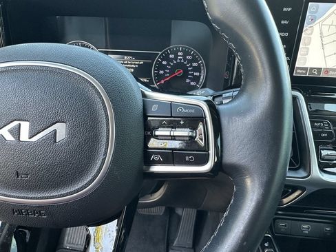 Used 2022 Kia Sorento S FWD image 37