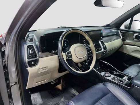 Used 2022 Kia Sorento SX Prestige w/ Panoramic Sunroof Package AWD/4WD image 9