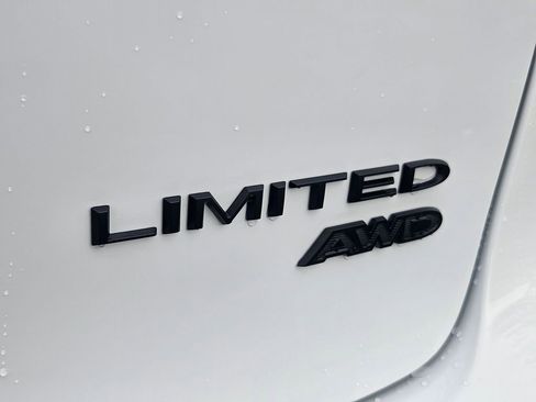 New 2026 Chrysler Pacifica Limited w/ S Appearance Package image 35