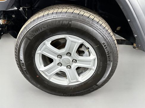 Used 2021 Jeep Wrangler Unlimited Sport image 38