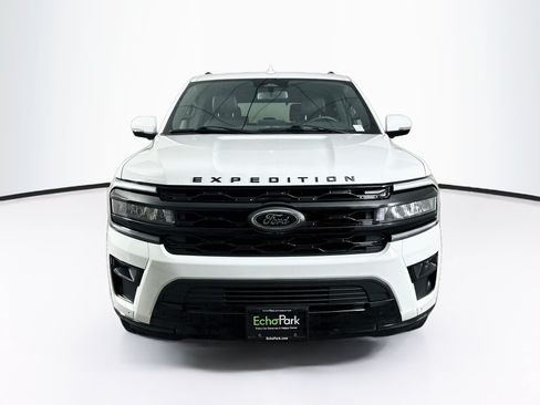 Used 2024 Ford Expedition Limited RWD image 2