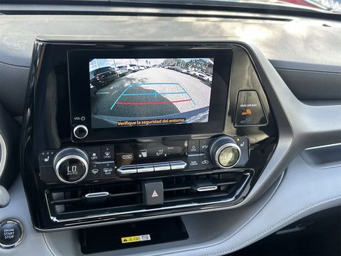 Used 2023 Toyota Highlander L image 22