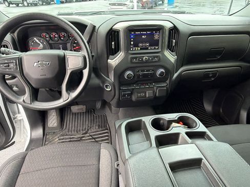 Used 2025 Chevrolet Silverado 2500 Custom w/ Custom Convenience Package image 19