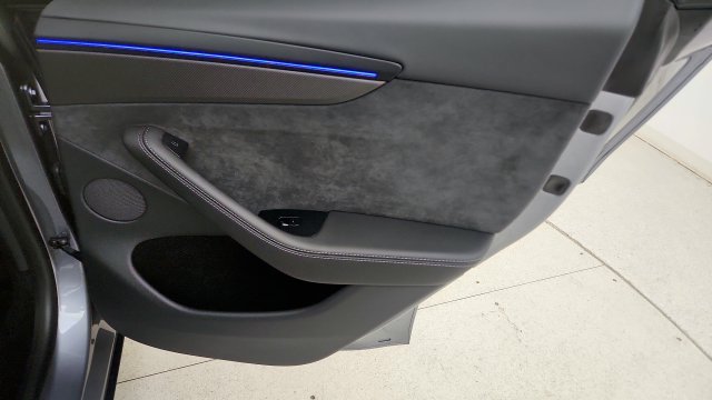 Used 2026 Tesla Model Y Performance AWD/4WD image 43
