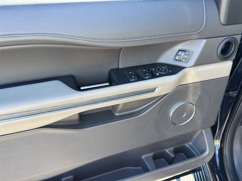 Used 2021 Ford Expedition XLT image 25