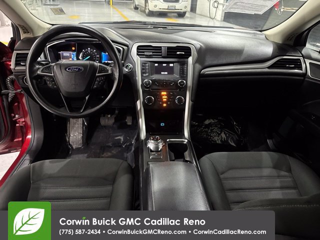 Used 2017 Ford Fusion SE FWD image 26