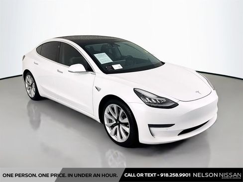 Used 2020 Tesla Model 3 Standard Range RWD image 3