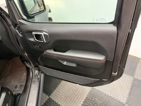 Certified 2025 Jeep Wrangler Unlimited Rubicon w/ Convenience Group AWD/4WD image 31