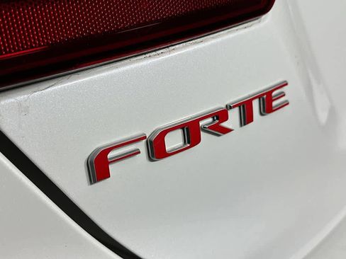 Used 2023 Kia Forte GT image 7