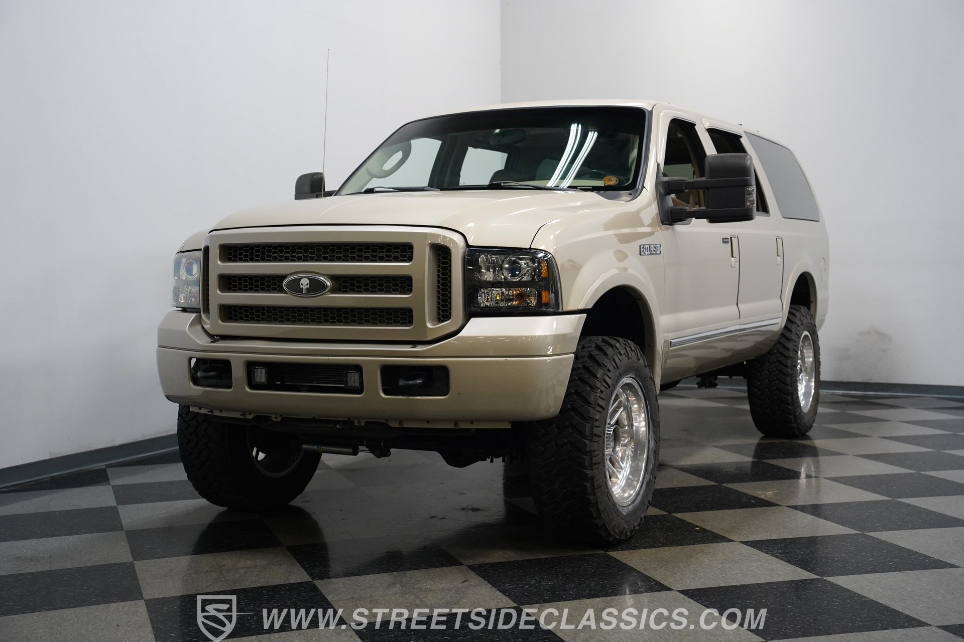 Used 2005 Ford Excursion Limited AWD/4WD image 6