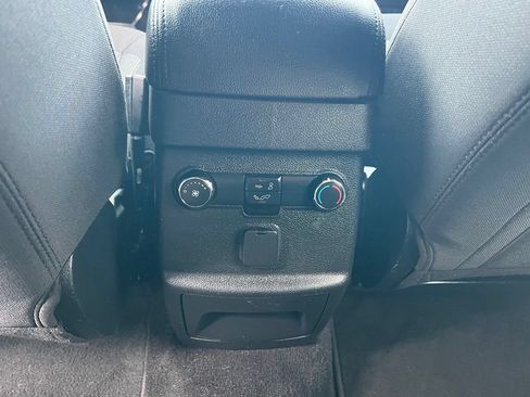 Used 2019 Ford Explorer XLT AWD/4WD image 21