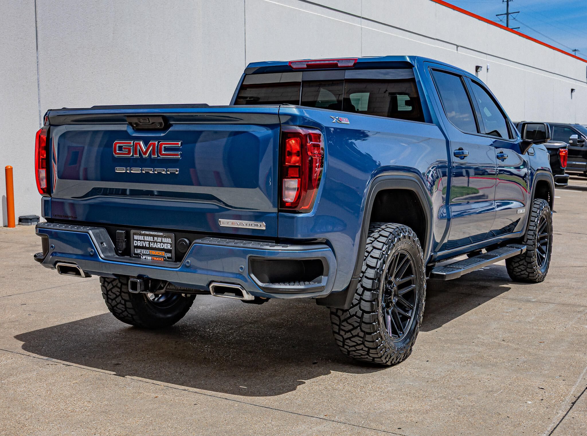 Used 2026 GMC Sierra 1500 Elevation w/ Elevation Premium Package AWD/4WD image 10
