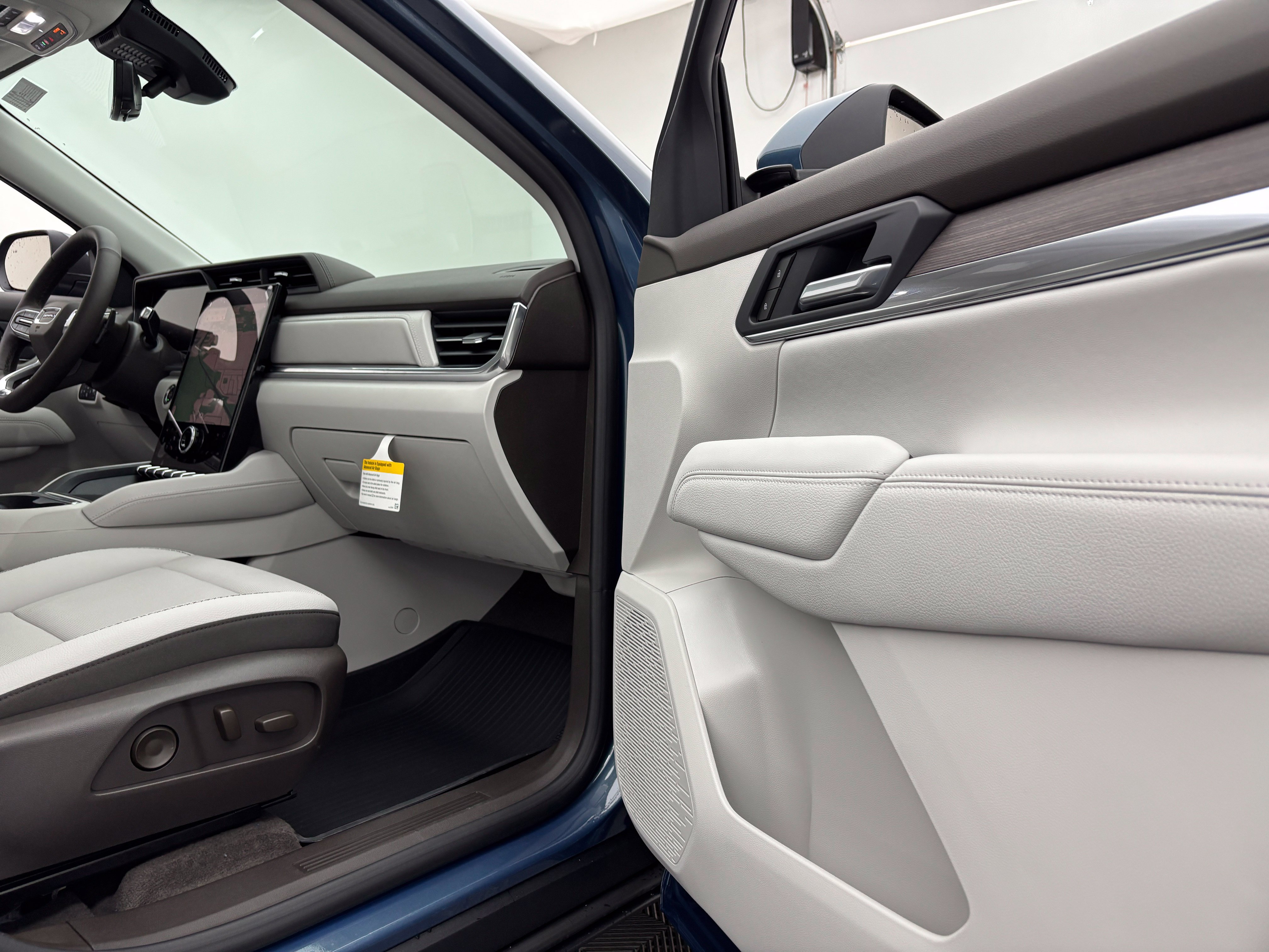 New 2027 GMC Terrain Denali w/ LPO, Floor Liner Package AWD/4WD image 35