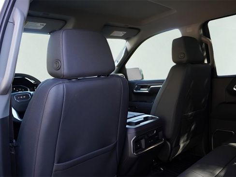 New 2026 GMC Sierra 1500 SLT image 21