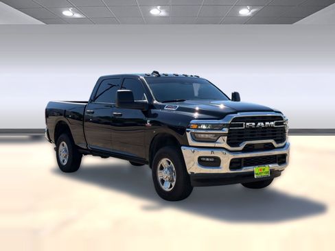 Used 2025 RAM 2500 Tradesman w/ Chrome Appearance Group AWD/4WD image 7