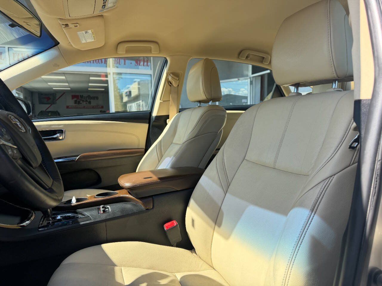 Used 2014 Toyota Avalon XLE FWD image 18
