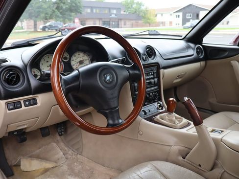 Used 2000 MAZDA MX-5 Miata RWD image 28