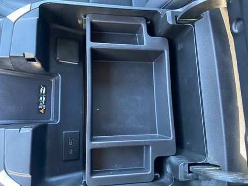 Used 2024 GMC Sierra 3500 SLT w/ SLT Premium Package image 21