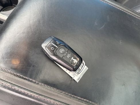 Used 2015 Ford F150 Platinum w/ Max Trailer Tow Package AWD/4WD image 22