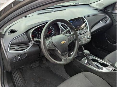 Used 2025 Chevrolet Malibu LT FWD image 51