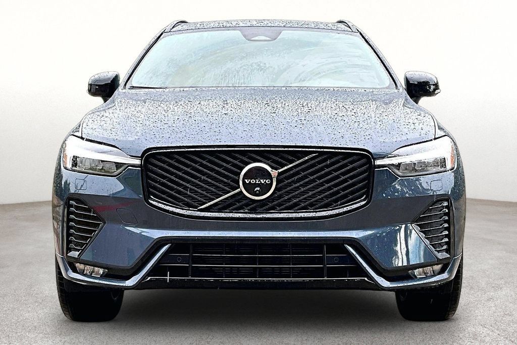 Certified 2026 Volvo XC60 B5 Plus AWD/4WD image 4