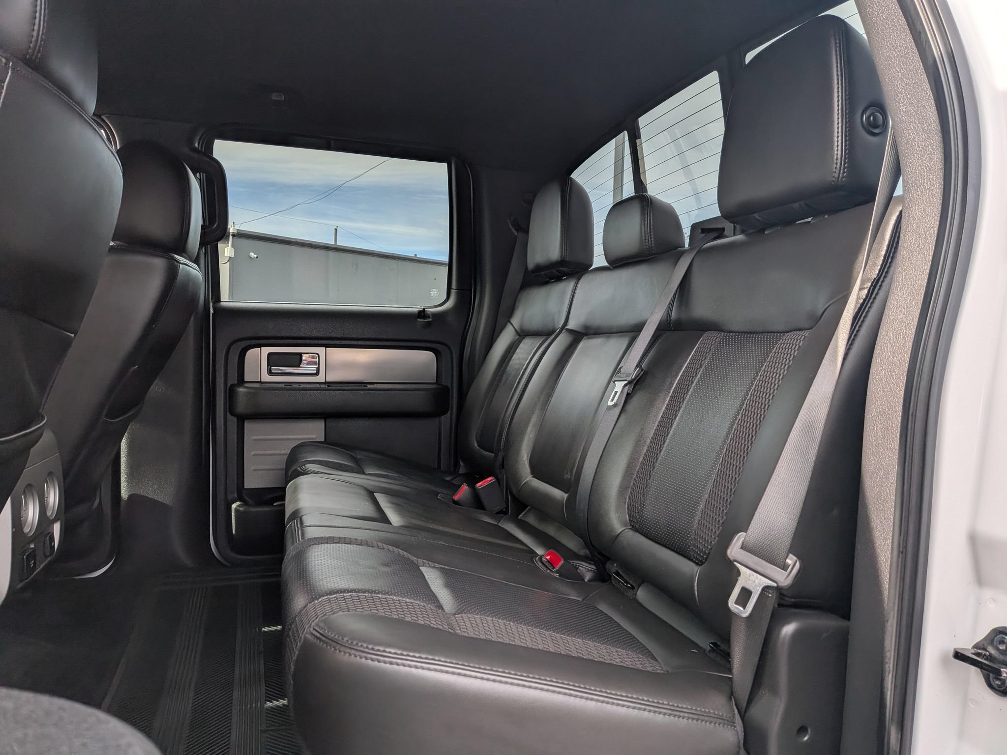 Used 2014 Ford F150 Raptor w/ Equipment Group 801A Luxury AWD/4WD image 7