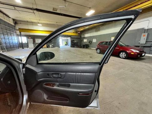Used 2005 Buick Century Custom FWD image 29