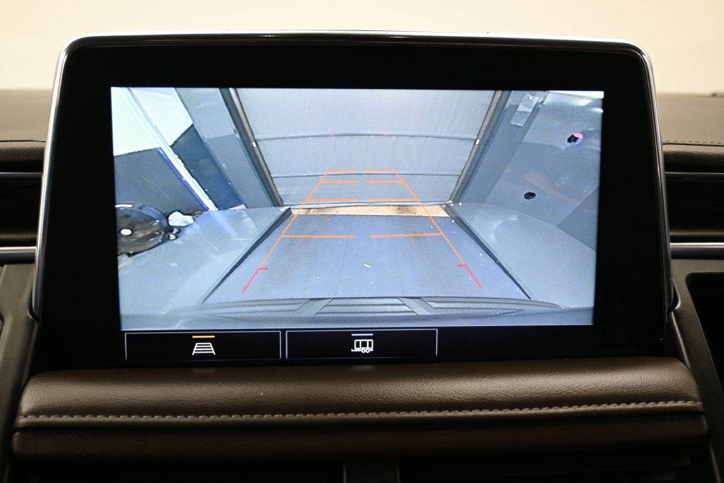 Used 2021 Chevrolet Suburban LT RWD image 19