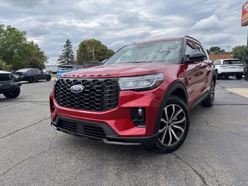Used 2025 Ford Explorer ST-Line AWD/4WD image 2
