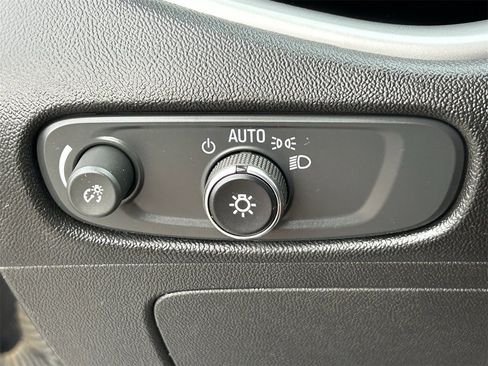 Used 2024 Chevrolet Malibu LT image 31