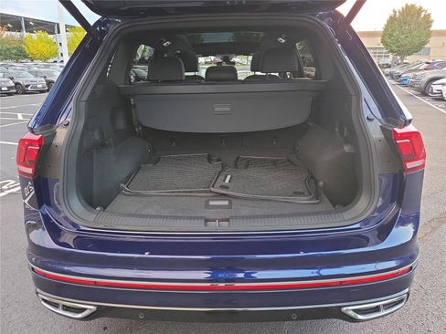Used 2024 Volkswagen Tiguan SEL R-Line image 5