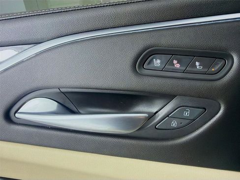 Used 2023 Cadillac Escalade ESV Premium Luxury image 7