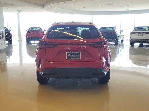 Used 2024 Lexus NX 250 FWD w/ Premium Package image 9