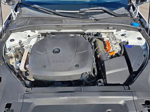 Used 2018 Volvo S90 T8 Inscription w/ Convenience Package image 16