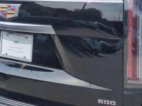 Certified 2025 Cadillac Escalade ESV Luxury RWD image 22