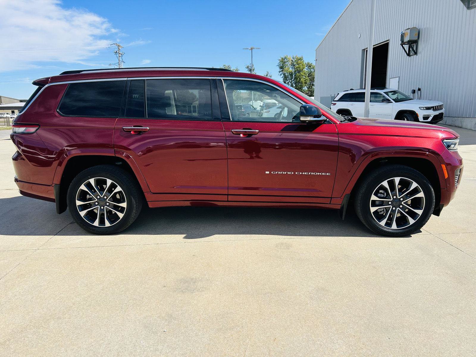 Used 2021 Jeep Grand Cherokee L Overland w/ Advanced Protech Group III AWD/4WD image 49
