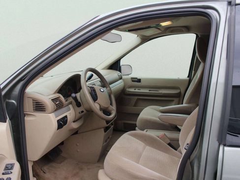 Used 2004 Ford Freestar SE FWD image 7