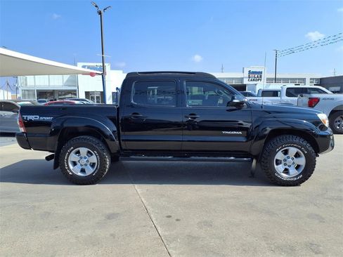 Used 2015 Toyota Tacoma 4x4 Double Cab w/ TRD Sport Package image 8