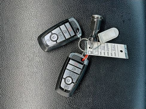 Used 2021 Ford Expedition XLT AWD/4WD image 34