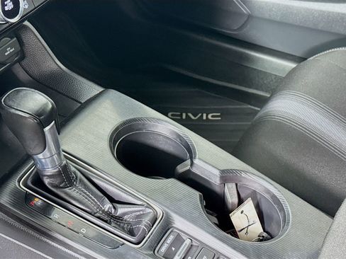 Used 2023 Honda Civic Sport image 9