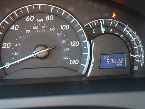 Used 2012 Toyota Camry XLE w/ Leather Pkg image 21