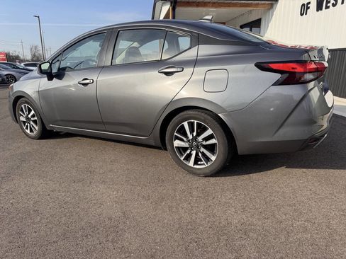 Used 2020 Nissan Versa SV image 11