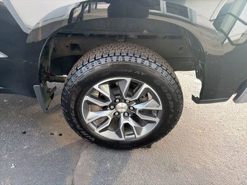 Used 2025 Chevrolet Silverado 1500 LT AWD/4WD image 26