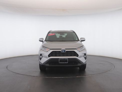 Used 2020 Toyota RAV4 XLE w/ XLE Grade Weather Package AWD/4WD image 21