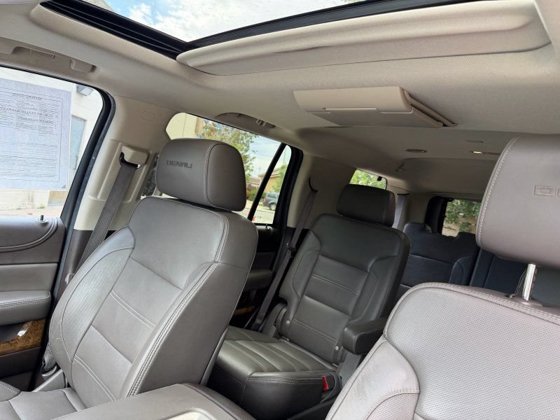 Used 2016 GMC Yukon Denali w/ Open Road Package AWD/4WD image 13
