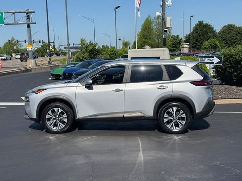 Used 2023 Nissan Rogue SV AWD/4WD image 2