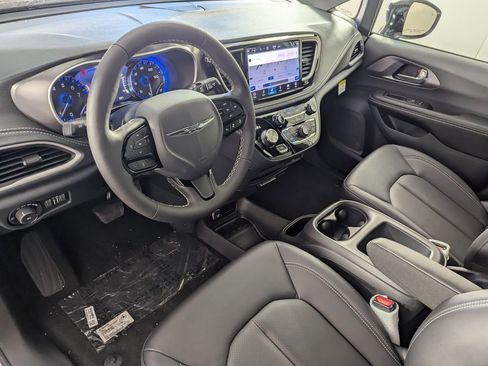 New 2026 Chrysler Pacifica Select w/ S Appearance Package FWD image 12