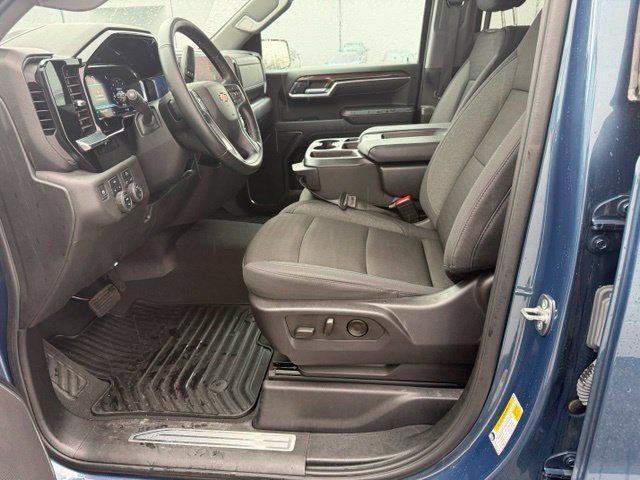 Used 2024 Chevrolet Silverado 1500 LT AWD/4WD image 32