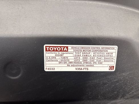 Used 2024 Toyota Tundra Limited image 31